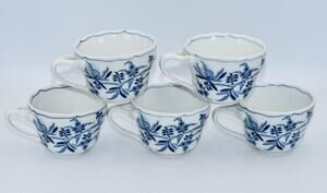 BLUE DANUBE Oversized Blue Onion Pattern Porcelain Split Handle Coffee Tea Cups